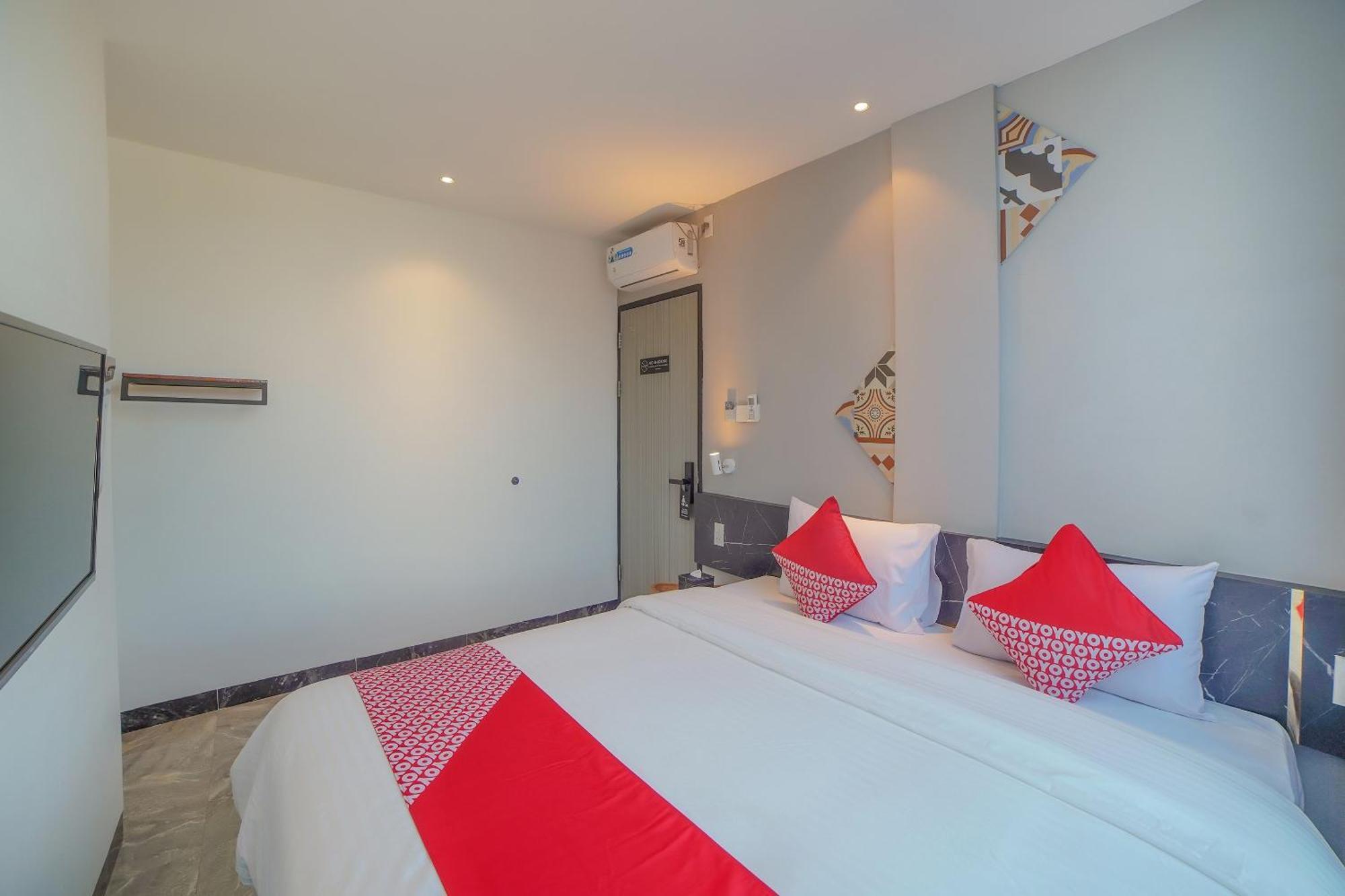 Oyo 90447 Kardopa Megapark Hotel