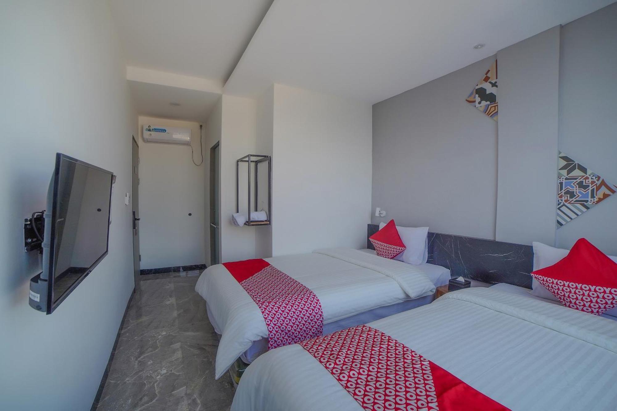 Oyo 90447 Kardopa Megapark Medan
