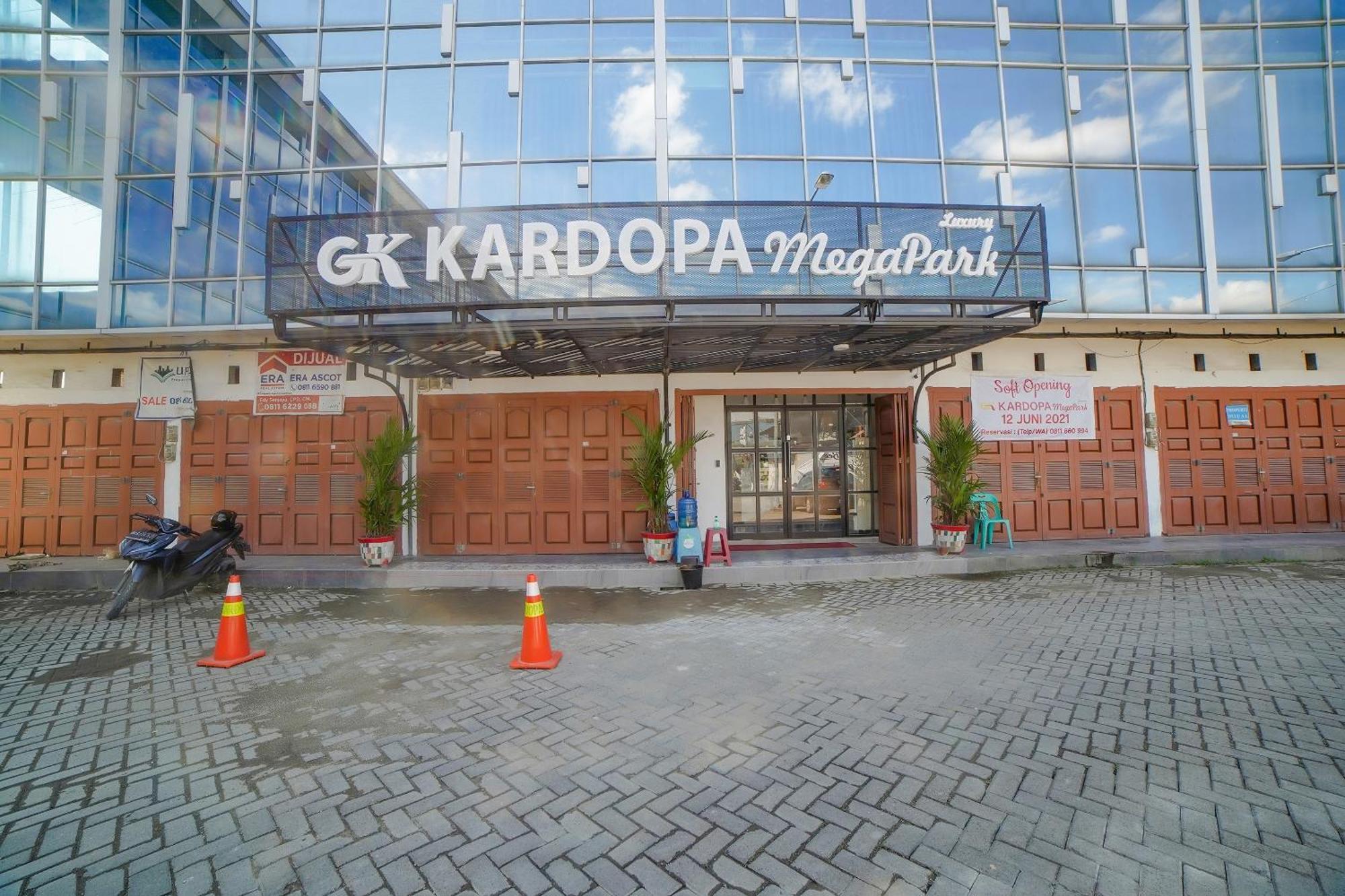 Hotel Oyo 90447 Kardopa Megapark 3*