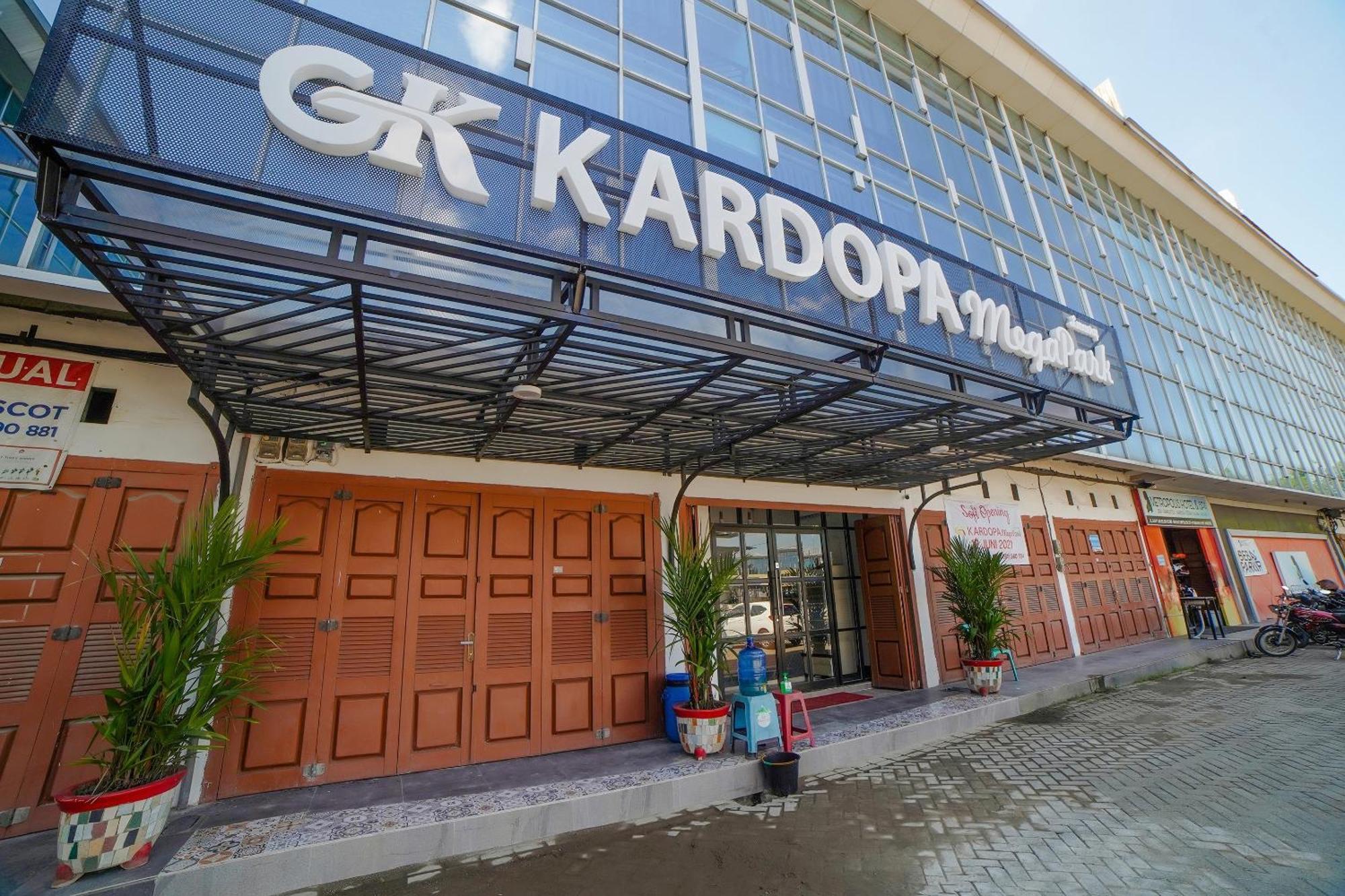 Hotel Oyo 90447 Kardopa Megapark Medan